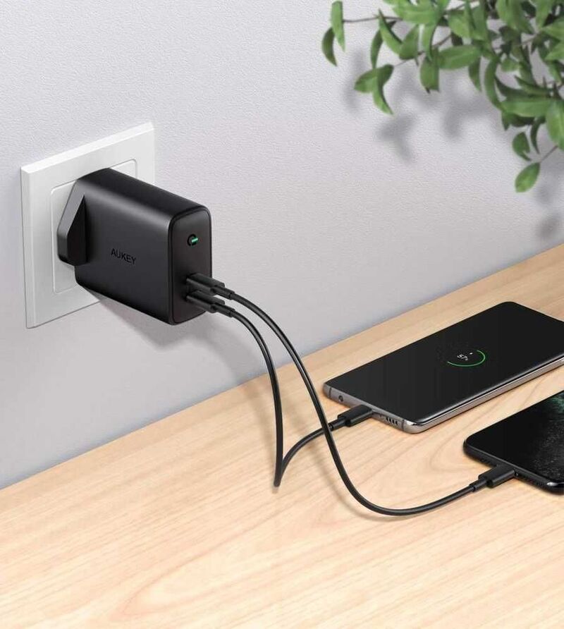 Aukey Focus Duo 36W Dualport Pd Wall Charger with Dynamic Detect Black
