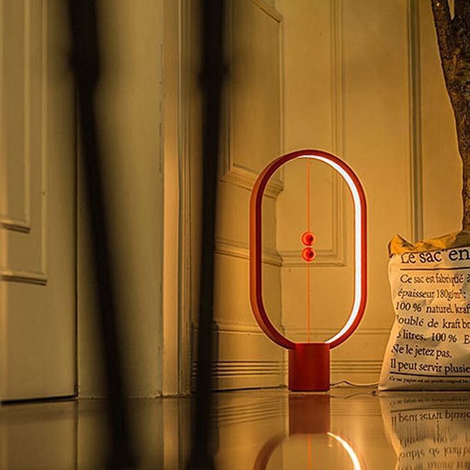 مصباح توازن بيضاوي الشكل مُزوَّد بمخرج يو إس بي أحمر اللون من هانج